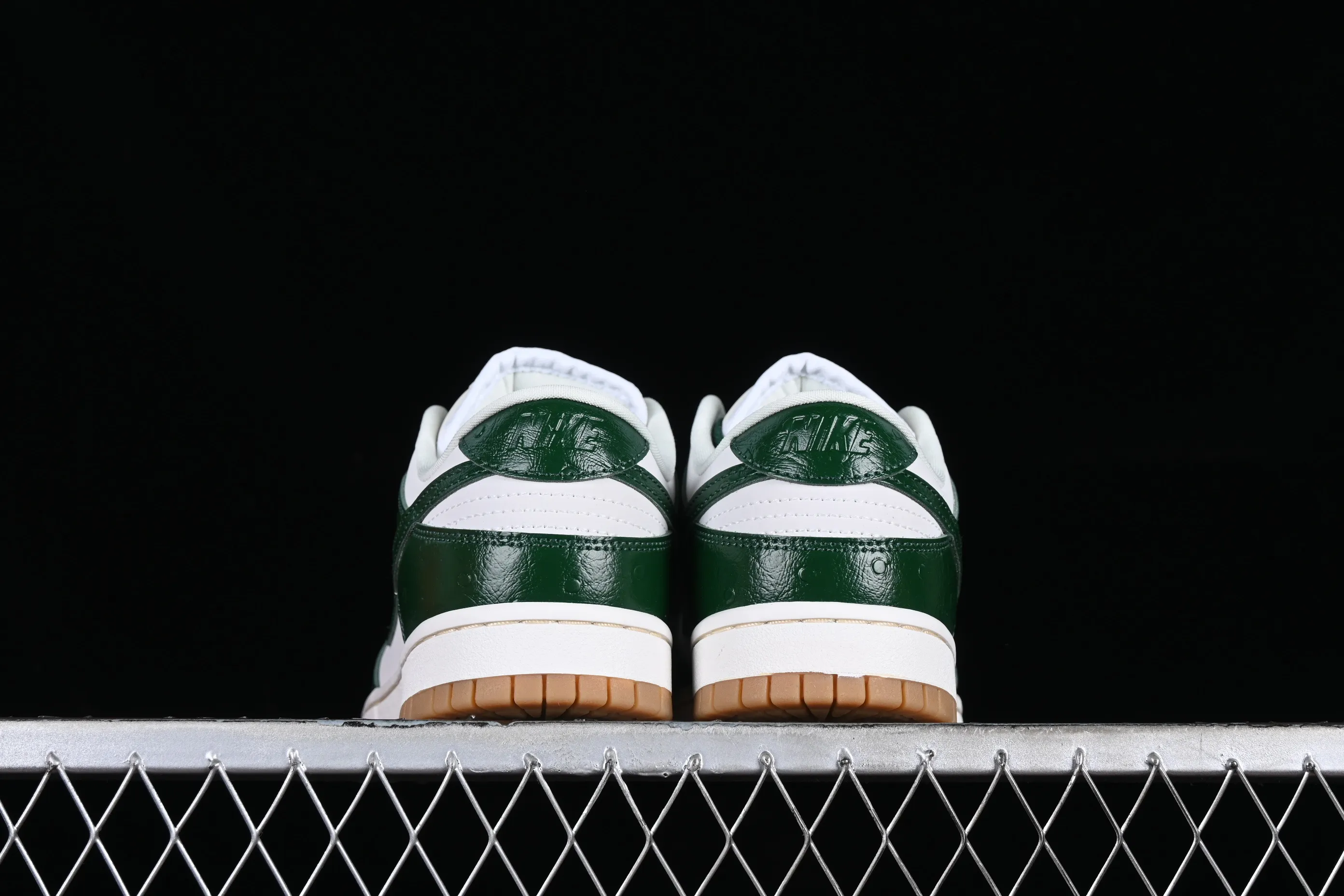 All categories Nk SB Dunk series Nk SB Dunk Low low-top sneakers Nk Dunk Low "Gorge Green" dark pattern green SB low-top casual sneakers FJ2260-002